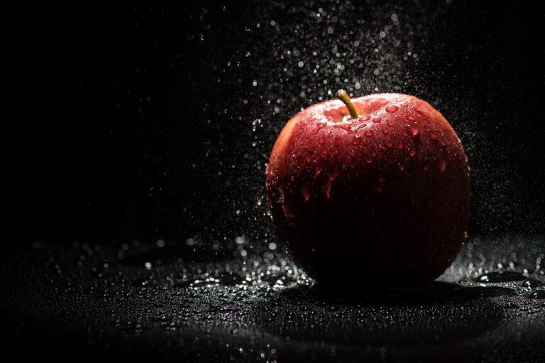 apple, fruit, water droplets-1769553.jpg